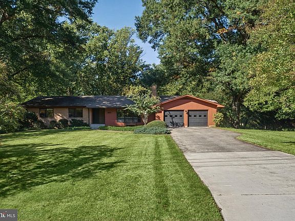5th image of 100 Quaint Acres Dr