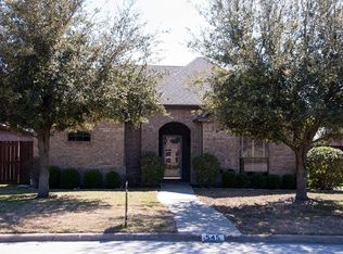 545 Oakridge Dr, Greenville, TX 75402