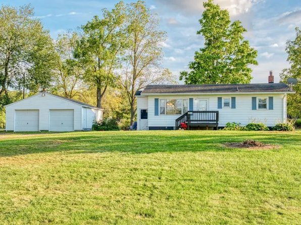 2412 E Alward Rd, Dewitt, MI 48820