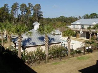 512B E Meridian Ave, Carrabelle, FL 32322