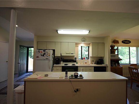 5th image of 160 Lake Shore Dr