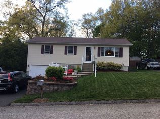 102 Anson St, Chicopee, MA 01020