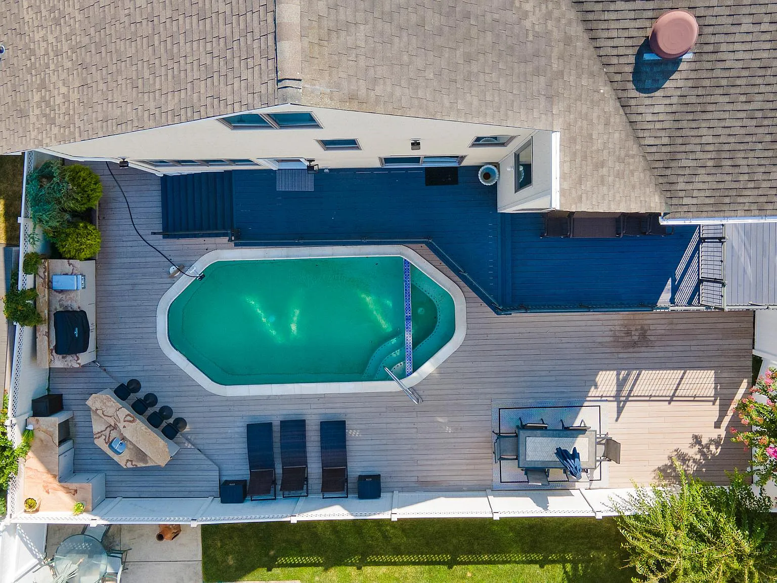 5 bed, 3.5 bath, 4300 sqft, $10,000 — Photo 3