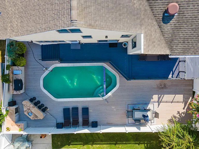 7600 Bayshore Dr — Photo 3