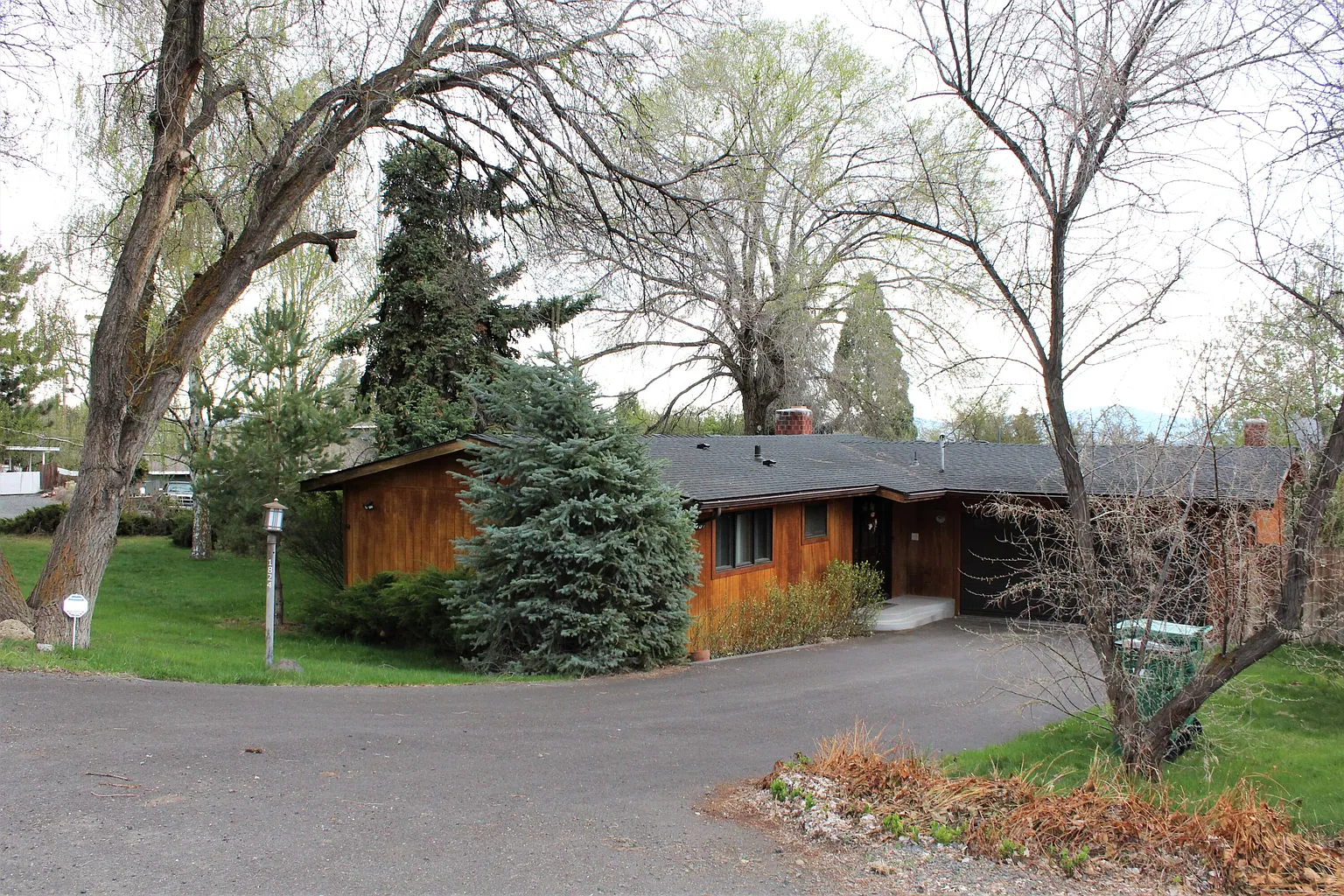 1824 Carlson Dr photo 1