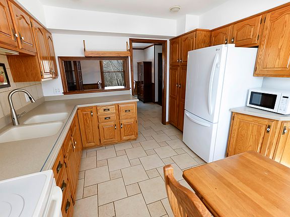 3rd image of 9011 Gardner Rd