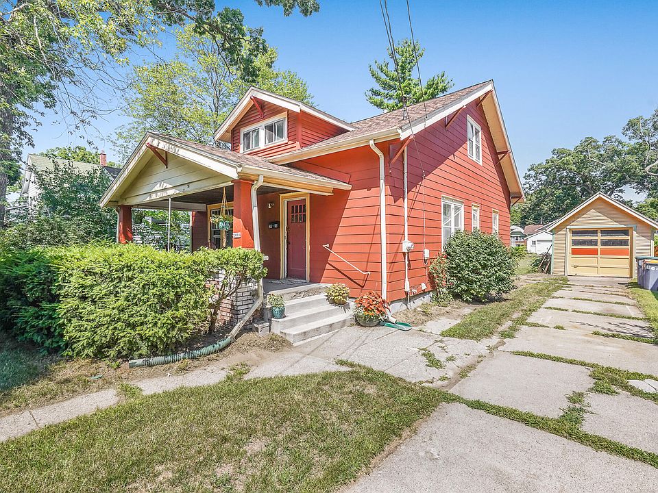 1st image of 2020 Coit Ave NE
