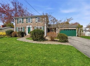 194 New Meadow Rd, Barrington, RI 02806