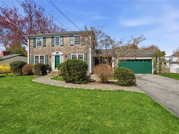 194 New Meadow Rd, Barrington, RI 02806