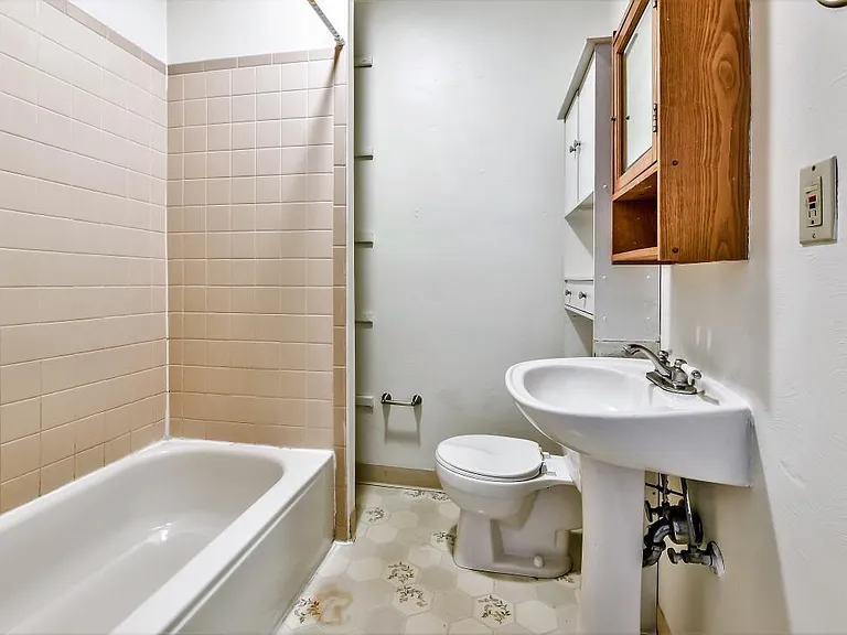 5831 Holden St #2 — Photo 8