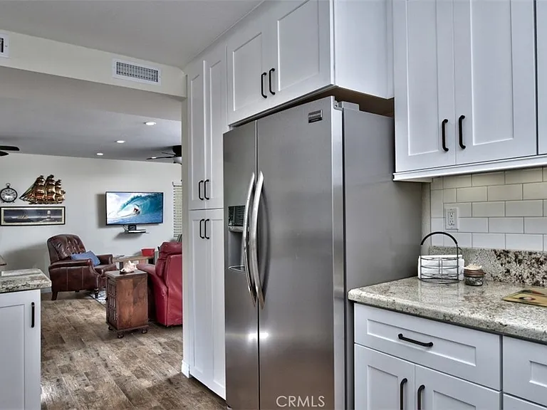 1509 E Balboa Blvd #A — Photo 8