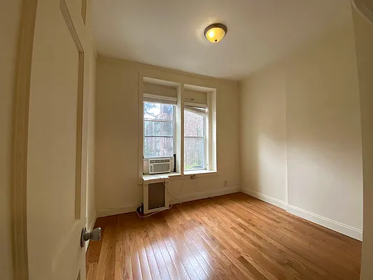 Rented by Urban Real Estate Property Group Inc | media 9