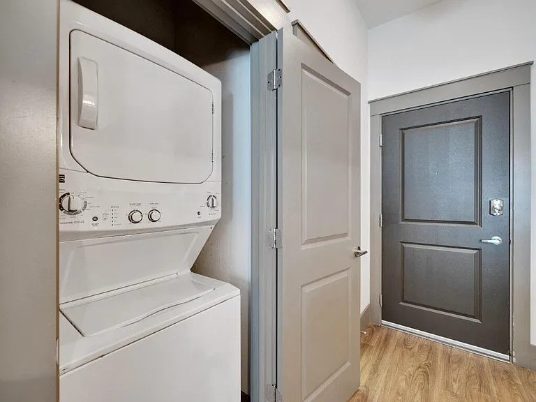 Varela Westshore Apartments — Photo 34