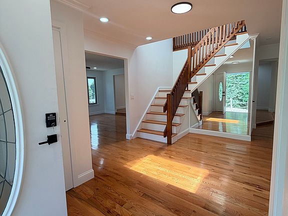 3rd image of 7 Glenview Drive