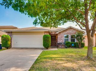 4245 Meadowknoll Dr, Fort Worth, TX 76123