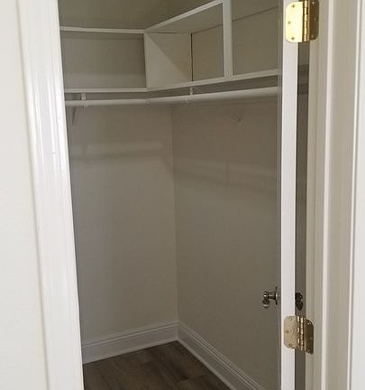 4th image of 827 2nd St APT 306