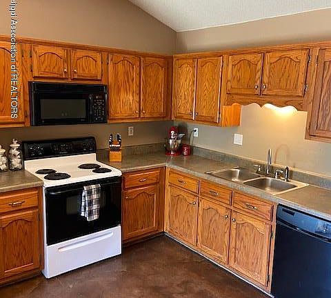 5th image of 10827 Oak Leaf Dr
