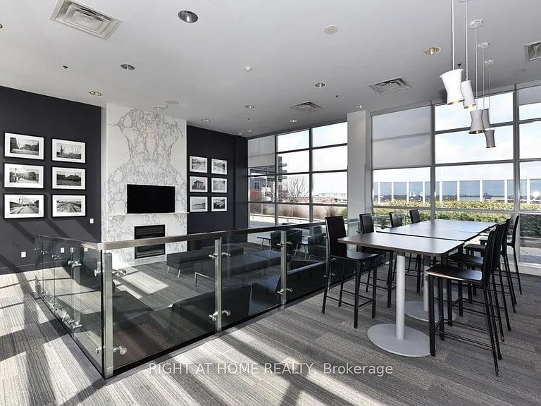 1005 King St W #613 — Photo 20