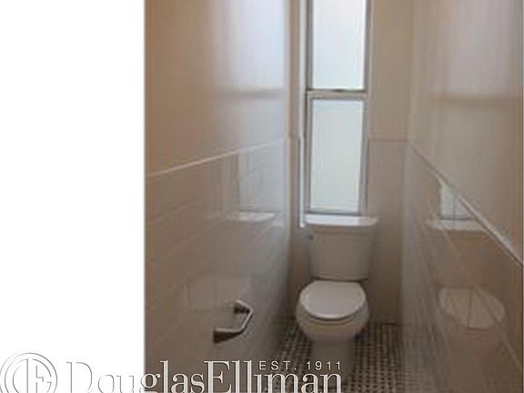 4th image of 309 W 57th St APT 708