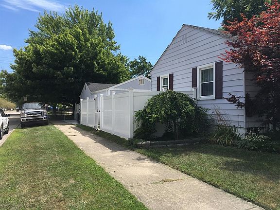 3rd image of 14319 Irene St