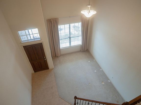 Formal dinning room and entry way.