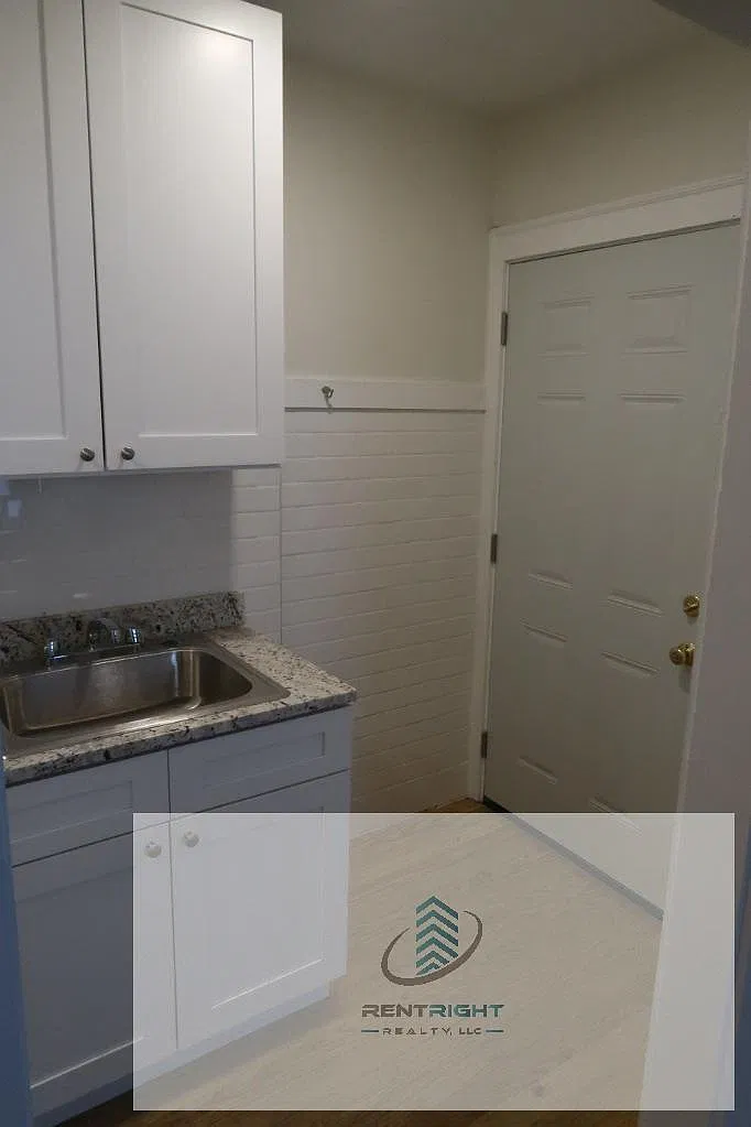 Studio, 1.0 bath, 450 sqft, $1,200 — Photo 3