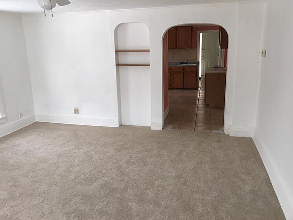 3rd image of 27W387 Devon Ave