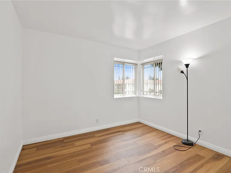 5965 Stafford Ave — Photo 8