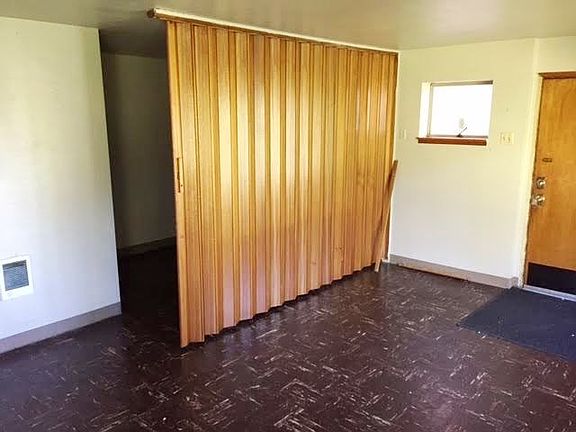 5th image of 860 1/2 W Nickerson St