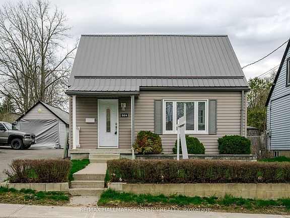 2nd image of 584 Paterson St