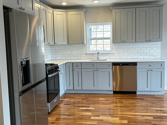 4th image of 95 Charles St #1