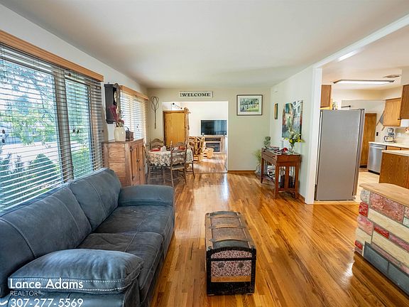 4th image of 606 S Huber Dr