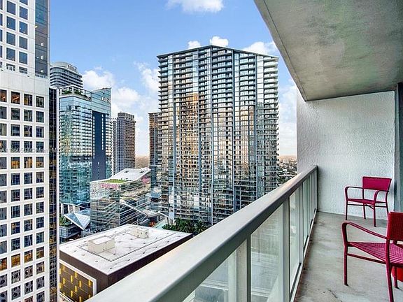 3rd image of 500 Brickell Ave APT 3008