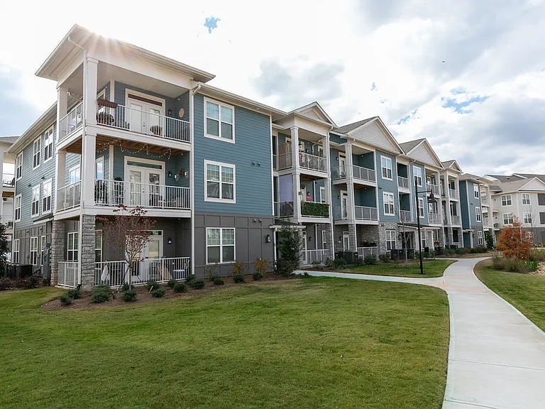 Gibson Flowery Branch Apartments — Photo 16