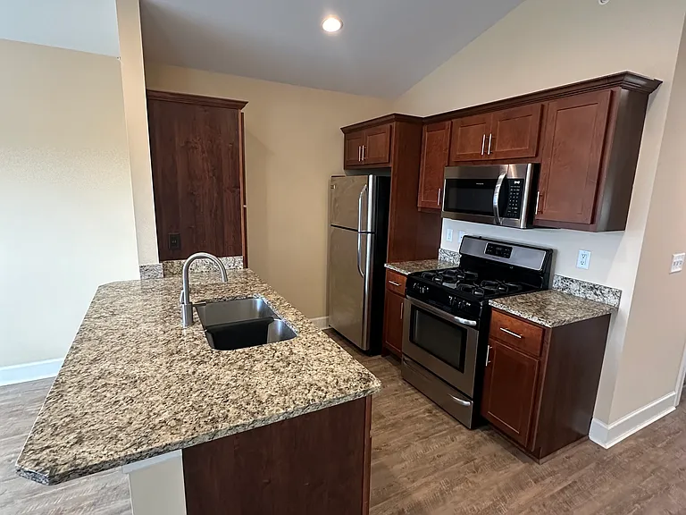Dockside Village Apartments — Photo 69