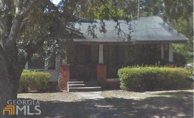 2nd image of 300 Calhoun St
