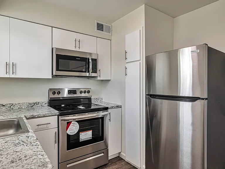 5927-5939 W Rose Ln #5947 — Photo 29