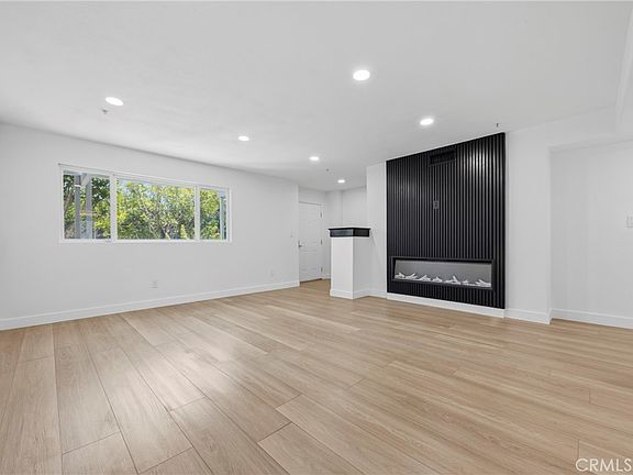 3rd image of 645 W Regent St
