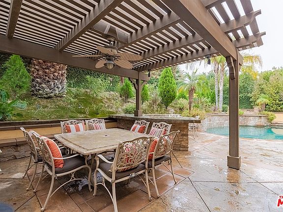5th image of 25716 Holly Oak Ct