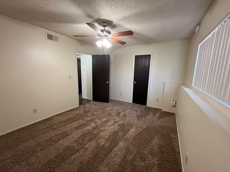 Dartmoor Apartments — Photo 10