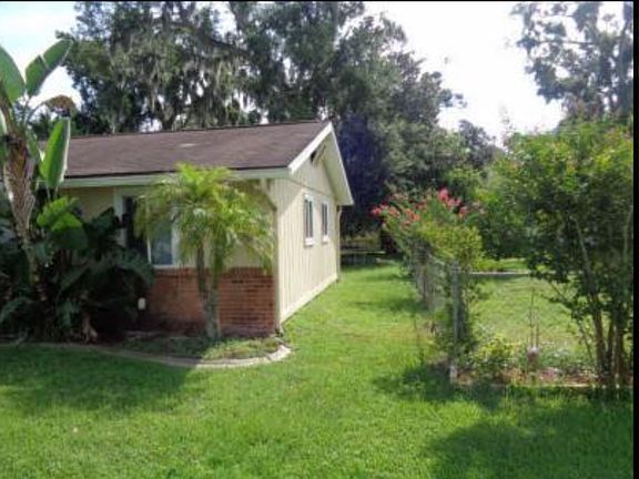 3rd image of 1557 Sunset Ln