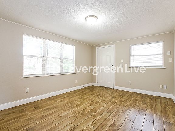3rd image of 757 East Ave