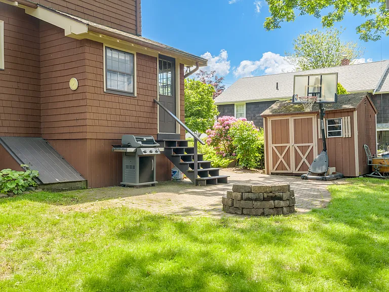 33 Theodore St — Photo 9