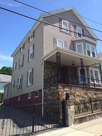 2nd image of 372 Mulberry St