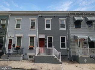 42 Oak St, Trenton, NJ 08638