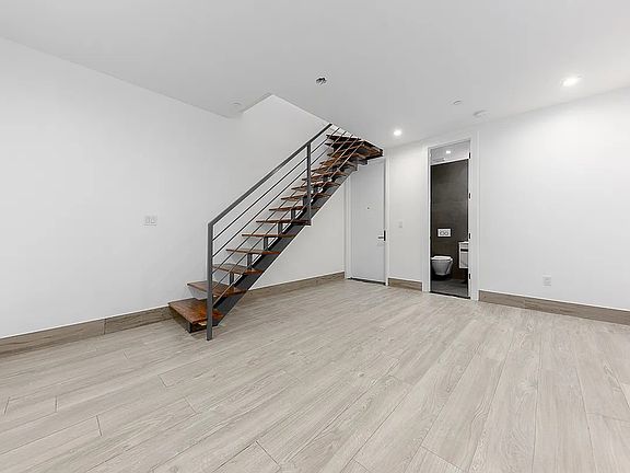 5th image of 2901 Snyder Ave #2B