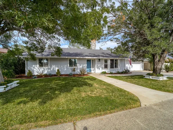 2930 Panorama Dr, Redding, CA 96003