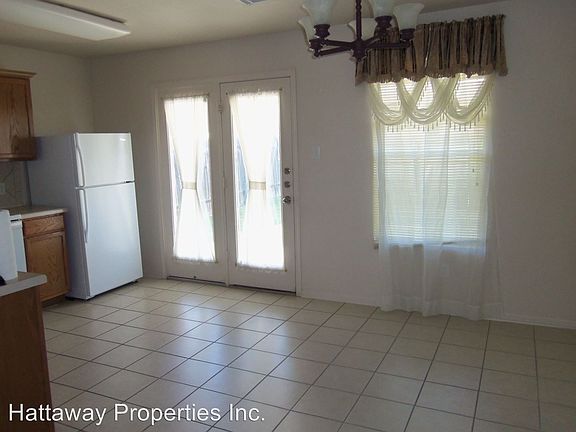 4th image of 2209 Maedell Dr