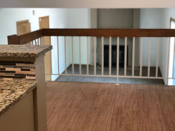 Separate dining/breakfast 