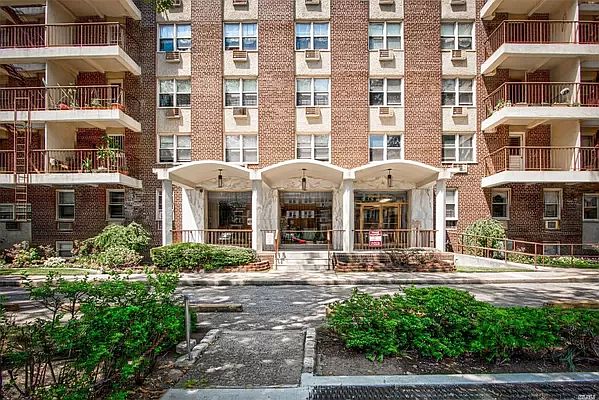 1st image of 140-55 34th Ave #5R